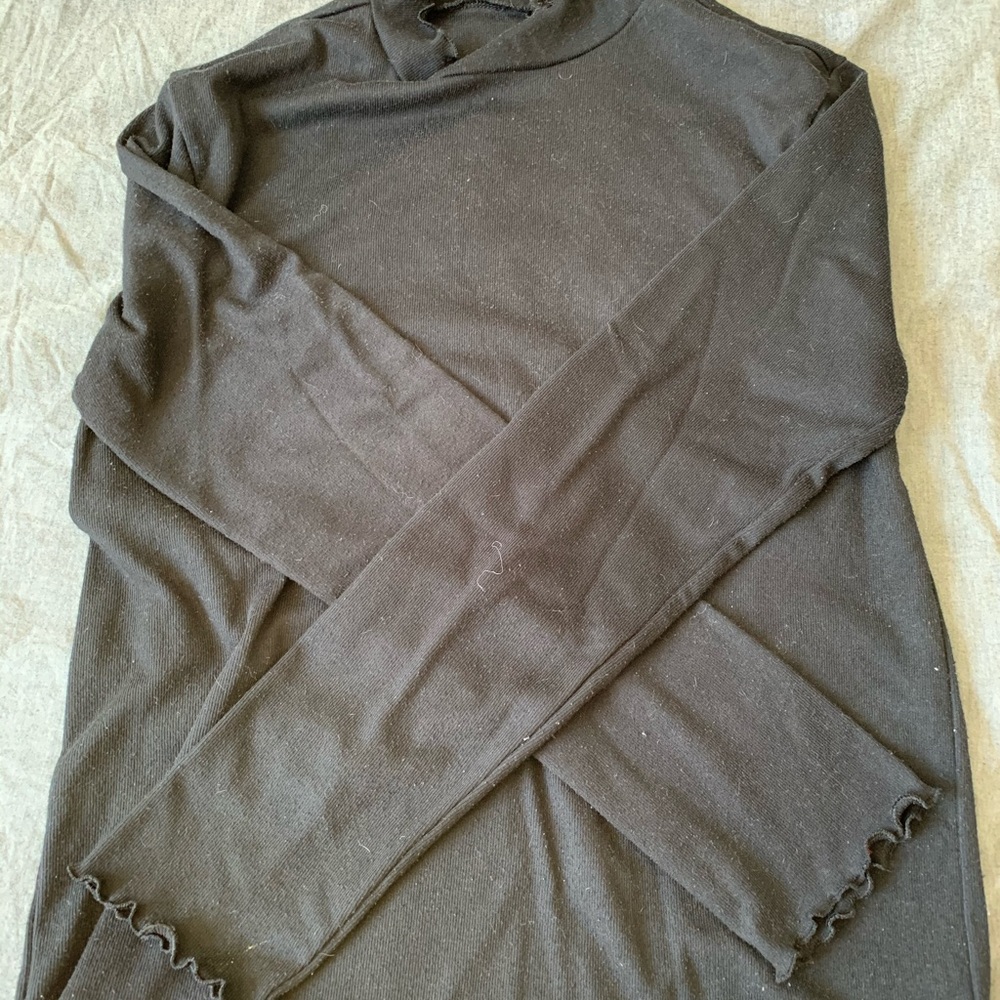 Black long sleeve shirt